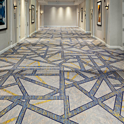 Impresión personalizada de material de nylon de fondo y tuftado Silverstone Alfombra de habitación de hotel para uso comercial