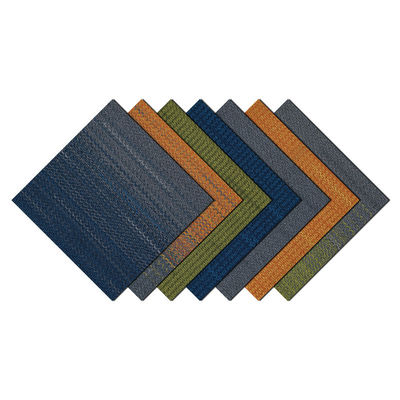 Tejas de alfombra de lujo extraíbles 50x50 para material de nylon universal y espacio de oficina
