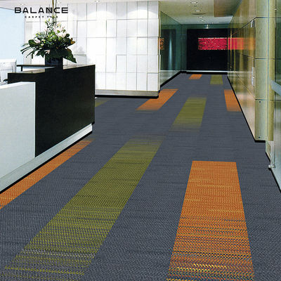 Tejas de alfombras de PVC modulares con respaldo de PP 50x50 para oficinas comerciales espesor total 6,0 mm