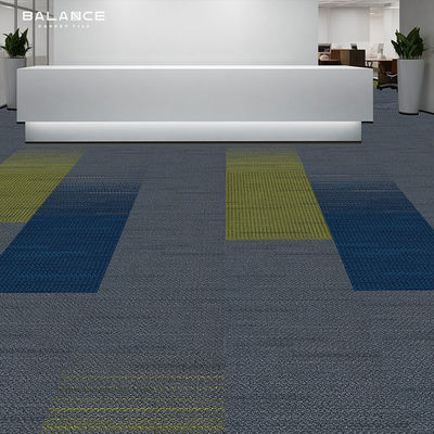Tejas de alfombras de PVC modulares con respaldo de PP 50x50 para oficinas comerciales espesor total 6,0 mm