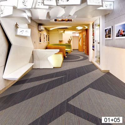 Salón comercial Alfombra de alta circulación 50*50 Jacquard piso de oficina azulejos de alfombra de respaldo de betún biblioteca
