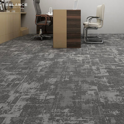 Tipo de alfombra de tráfico pesado de pila media Negro 600X600 Tejas de oficina de nylon Jacquard alfombra