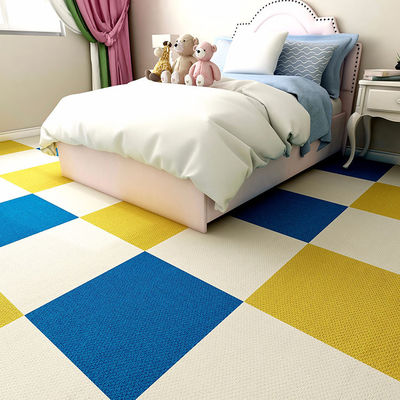 espesor total 9,5 mm azulejos de alfombra autoadhesivos para alfombra central en la habitación de los niños
