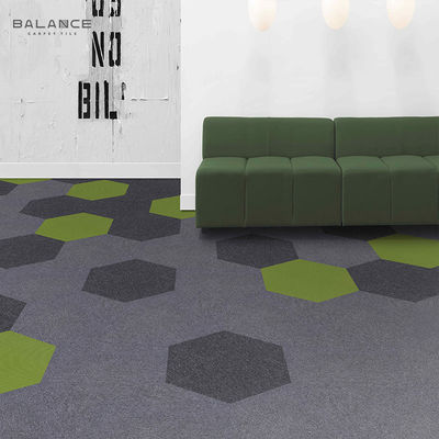 Diseño decorativo colorido Tejas de alfombra hexagonales lavables hechas de nylon ignífugo
