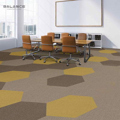 Diseño decorativo colorido Tejas de alfombra hexagonales lavables hechas de nylon ignífugo
