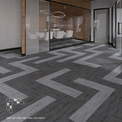 Piso de oficinas comerciales y de hoteles Lavable Moderno Tejas de alfombra de nylon PE con respaldo