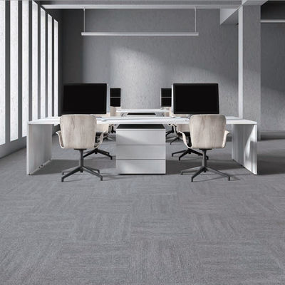Piso de oficinas comerciales y de hoteles Lavable Moderno Tejas de alfombra de nylon PE con respaldo