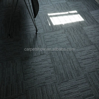 Tejas de alfombra modulares de PVC 100% de polipropileno comerciales para pisos de oración de oficina