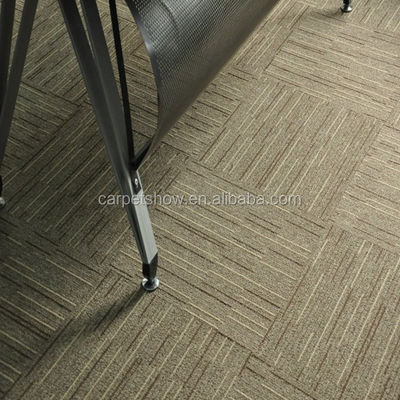 Tejas de alfombra modulares de PVC 100% de polipropileno comerciales para pisos de oración de oficina