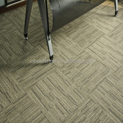 Tejas de alfombra modulares de PVC 100% de polipropileno comerciales para pisos de oración de oficina