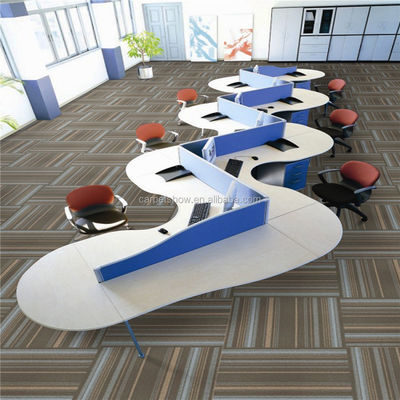 500mm*500mm PP Modular Tejilla de alfombra de PVC máquina de respaldo hecho alfombra para el dormitorio