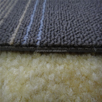 500mm*500mm PP Modular Tejilla de alfombra de PVC máquina de respaldo hecho alfombra para el dormitorio