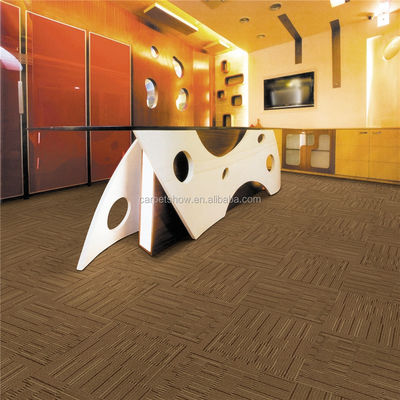 460 g/m2 Peso de pila 100% de diseño de alfombras de rayas de PP para proyectos de hoteles de oficina