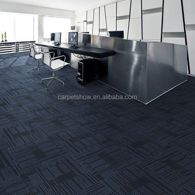 Tejas de alfombra de oficina modernas de PP de 50 * 50 cm con colores hermosos