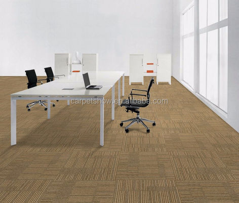 520 g/m2 de azulejos de alfombra de estilo costilla La elección perfecta para las empresas modernas en Malasia