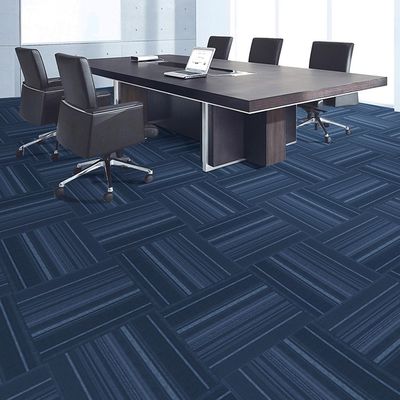 Tejas de alfombra de habitación de tabla de primera calidad a rayas para el hogar 100% polipropileno