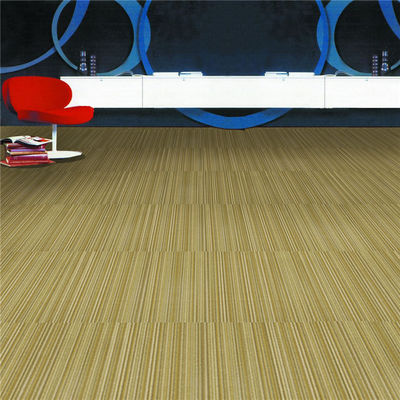 50x50cm PP Loop Pile Alfombra de tejas para oficinas Hoteles hogares pisos de dormitorios en patrón de rayas