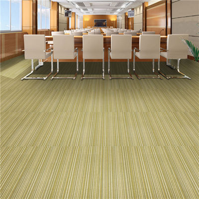 50x50cm PP Loop Pile Alfombra de tejas para oficinas Hoteles hogares pisos de dormitorios en patrón de rayas