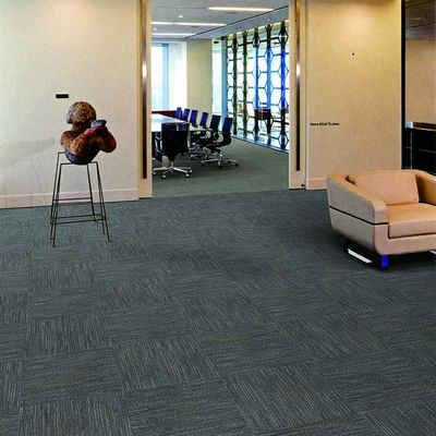 2.5/4.0 mm Alturas de pila Tejas de alfombra de PP de nylon con respaldo de betún
