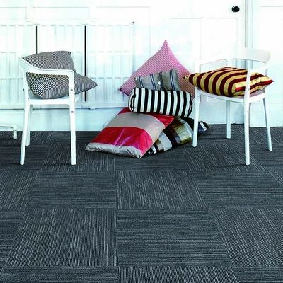 2.5/4.0 mm Alturas de pila Tejas de alfombra de PP de nylon con respaldo de betún