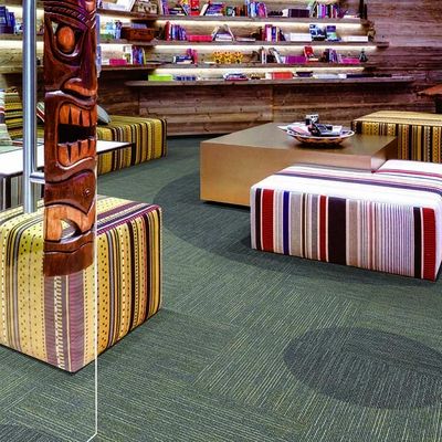 2.5/4.0 mm Alturas de pila Tejas de alfombra de PP de nylon con respaldo de betún