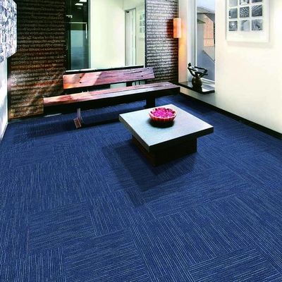 2.5/4.0 mm Alturas de pila Tejas de alfombra de PP de nylon con respaldo de betún