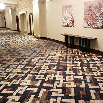 Salón de banquetes PET AMIGUAL Logotipo personalizado Nombre Grado PP Alfombras de habitación de hotel Impresión