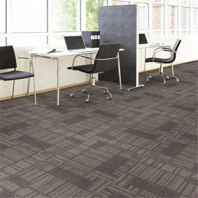 Altura de la pila 4mm 650g/m2 50x50cm Tejas cuadradas Alfombra de oficina de diseño moderno 100% nylon