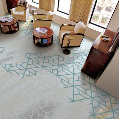 Alfombra de pared a pared con 80% de lana y 20% de material de superficie de nylon