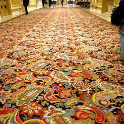 Alfombra impresa de piedra plateada estilo moderno para sala de banquetes Sala de bodas Hotel Teatro