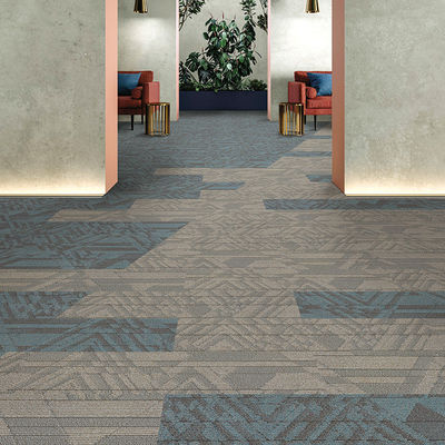 Alfombra modular de piso antiincendios de alto tráfico de color personalizado para oficina hecha de nylon