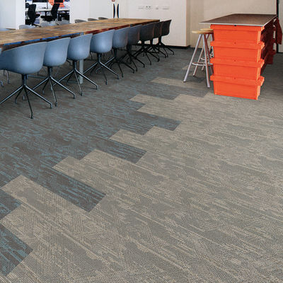 Alfombra modular de piso antiincendios de alto tráfico de color personalizado para oficina hecha de nylon