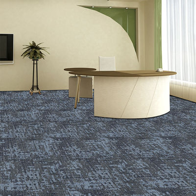 Jacquard Loop Pile Corredor de cine alfombra con 5,5 mm de altura de pila y 950 g/m2 de peso de pila
