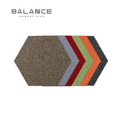 4500 g/m2 /-3% de peso total Tejas de alfombra hexagonales para soluciones de piso de colores personalizadas