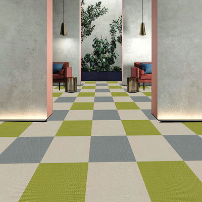 Pilas de cortes de nylon 100% 50*50 Tejas de alfombra para la mejora y renovación de pisos comerciales