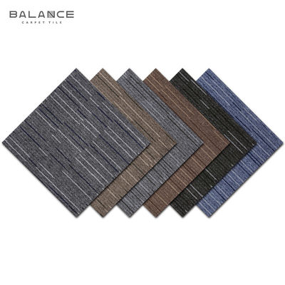 Tejas de alfombra de diseño moderno comercial con características lavables y altura media de pila
