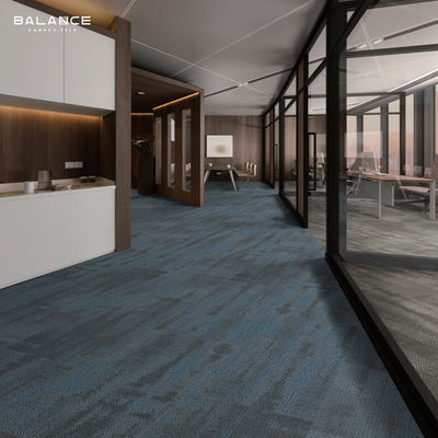 Tejas de alfombra duraderas para pisos de oficinas comerciales de 18 x 36 en PVC con soporte de pila media