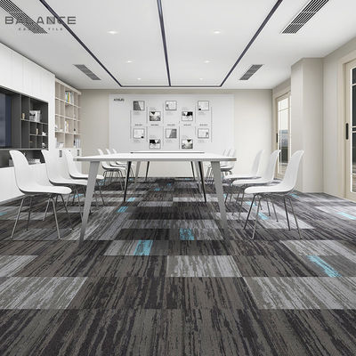Alfombra de oficina modular 50x50 Peso de pila 520g/m2 Cuadrado Alfombras de alfombra de lujo extraíbles