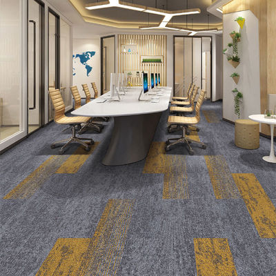 100% de polipropileno para oficinas, azulejos de alfombras comerciales de 50x50 cm cuadrados para pasillos de hoteles