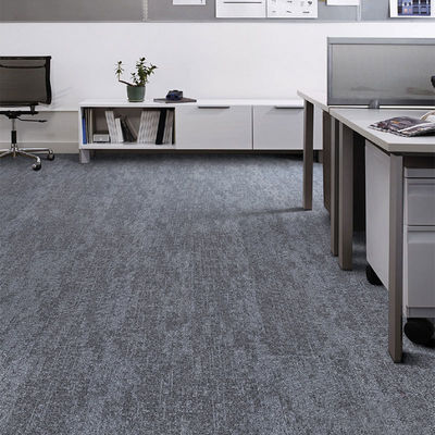 100% de polipropileno para oficinas, azulejos de alfombras comerciales de 50x50 cm cuadrados para pasillos de hoteles