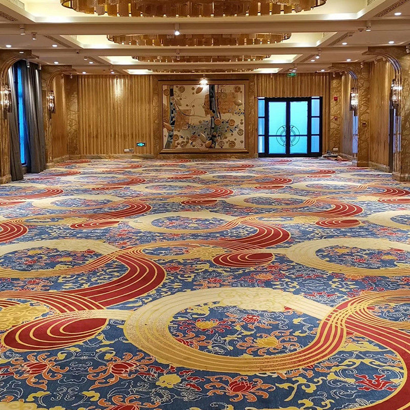 Piso de dormitorio de hotel de lujo Alfombra y alfombra de alojamiento Peso de pila resistente 1000-2606g/m2