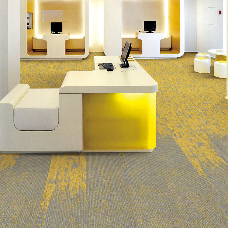 Abstract Patrón 100% de Nylon 6 Pvc Tejas de alfombra de respaldo para espacios comerciales en amarillo