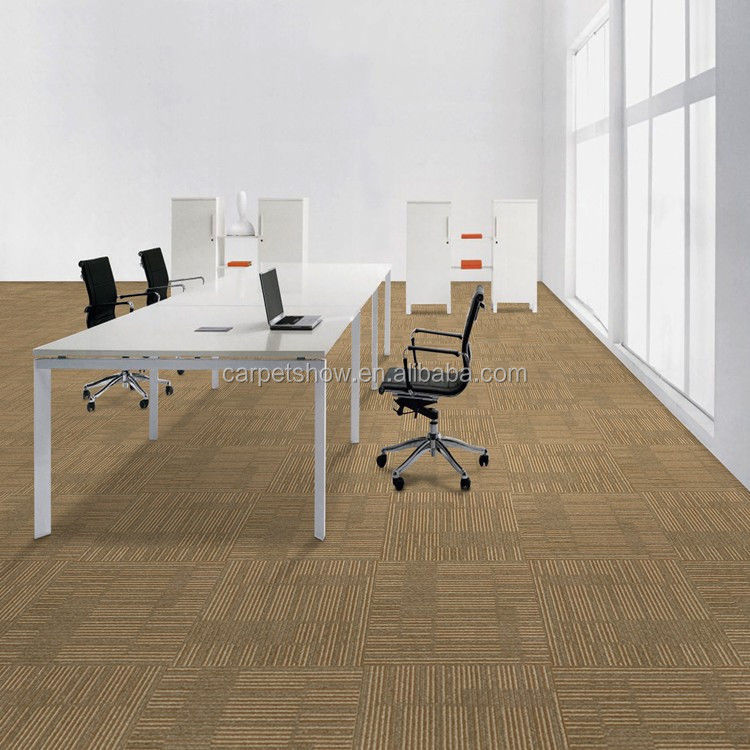 Tejas de alfombra de oficina modernas de PP de 50 * 50 cm con colores hermosos