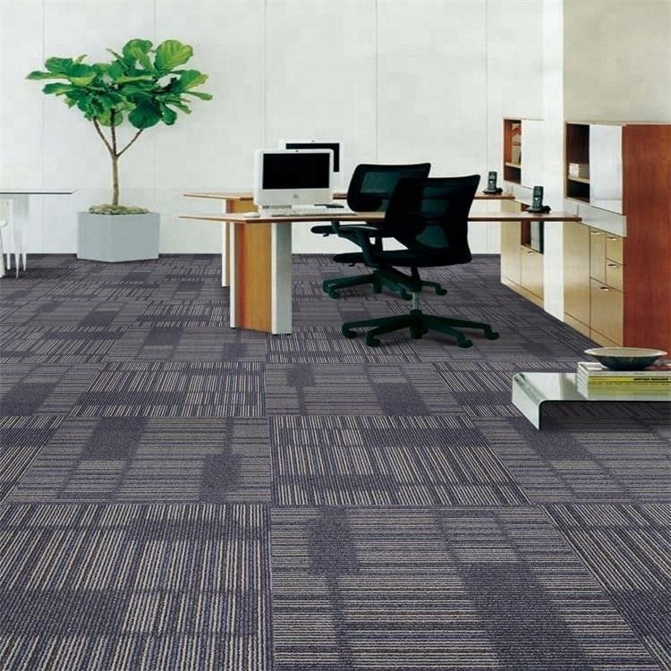 Altura de la pila 4mm 650g/m2 50x50cm Tejas cuadradas Alfombra de oficina de diseño moderno 100% nylon